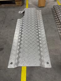 Kraftig kabelbro i aluminium-dørkplade – 117 cm