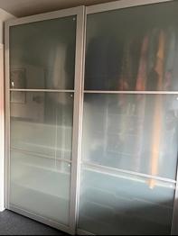 Gives væk! IKEA 1 skydelåg i glas til Pax skab