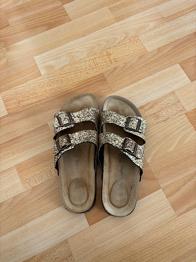 Gratis guld sandaler str. 40