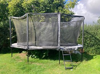 GRATIS North oval trampolin 500x350