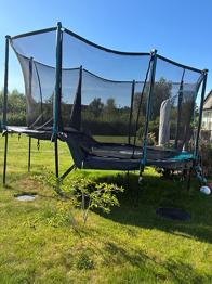 Trampolin slidt man kan bestille en ny måtte på nettet .