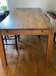 Træbord med 2 tillægsplader