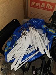 Hvide træbøjler fra IKEA