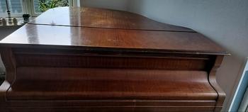 Lille flygel bortgives